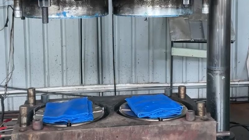 上海家电模具定制：揭秘模具在智能家电中的应用与挑战