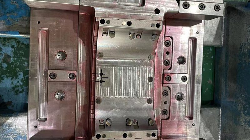 双色模具定做：从工艺到流程的揭秘