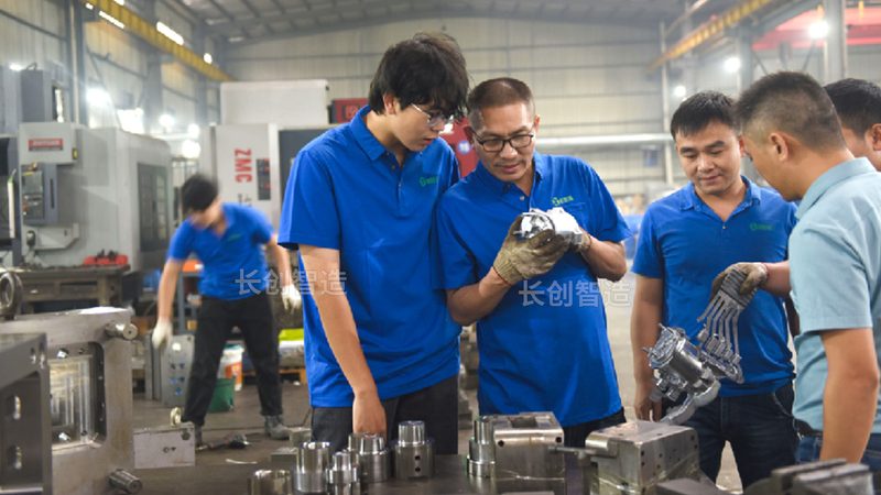 医疗塑胶模具选型关键：精准把握五大要素
