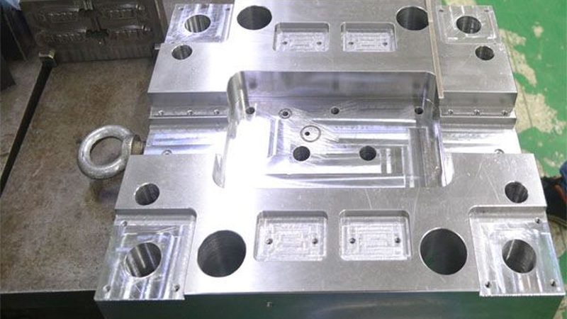 不锈钢拉伸模具模芯材质选择的五大关键因素**