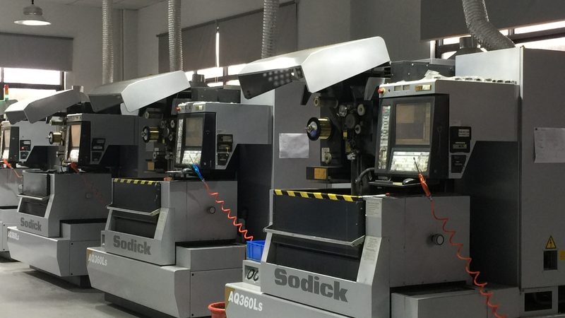 耐磨损模具配件：规格型号背后的关键考量**